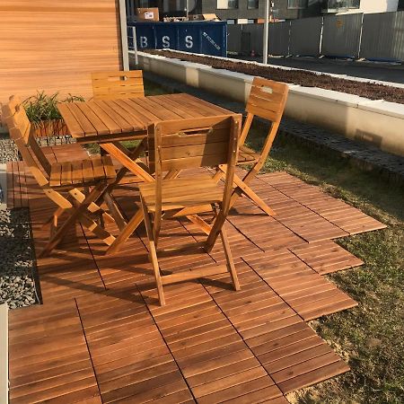Apartament With Garden Bezplatny Parking !!! Краків Екстер'єр фото
