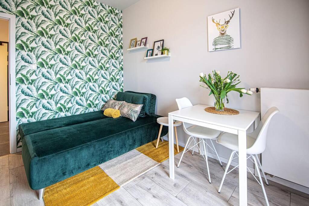 Apartament With Garden Bezplatny Parking !!! Краків Екстер'єр фото