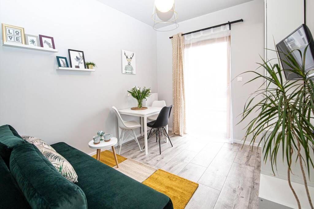 Apartament With Garden Bezplatny Parking !!! Краків Екстер'єр фото