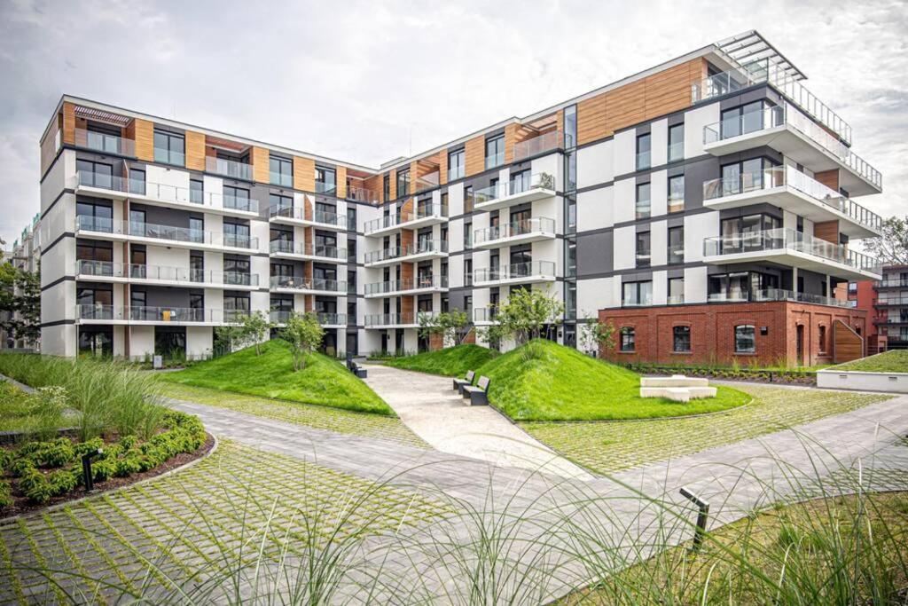 Apartament With Garden Bezplatny Parking !!! Краків Екстер'єр фото